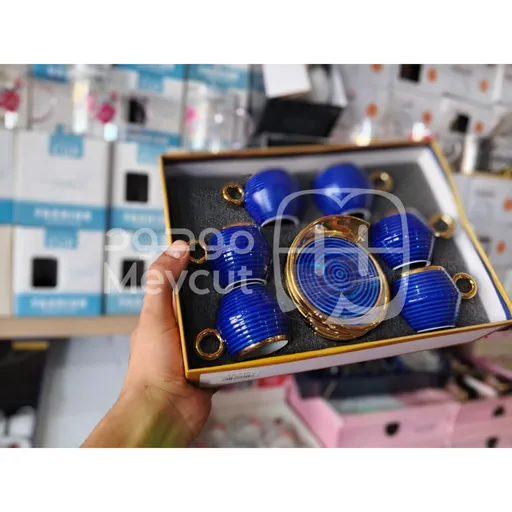 طقم فناجين قهوة يتميز بتصميم أنيق وعصري