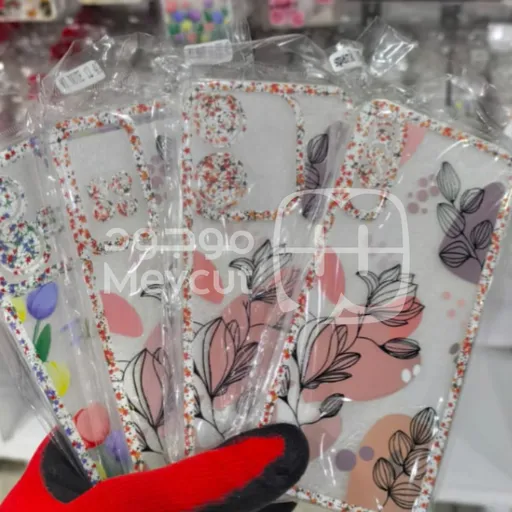 كفرات حماية شفافة مع زخارف وألوان مطبوعة