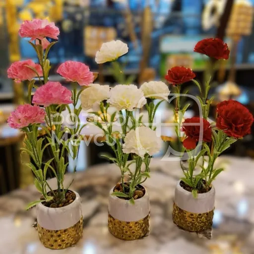 زهور صناعية صغيرة