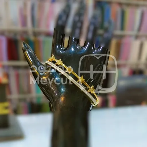 إسوارة بتصميم مميز