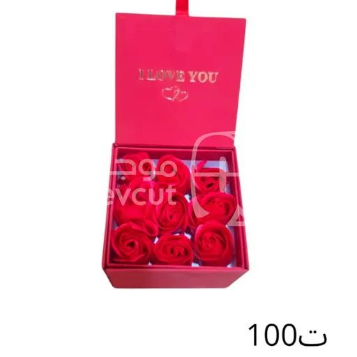 علبة ورد أحمر "I LOVE YOU