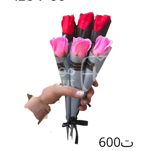 باقة ورود يدوية فاخرة