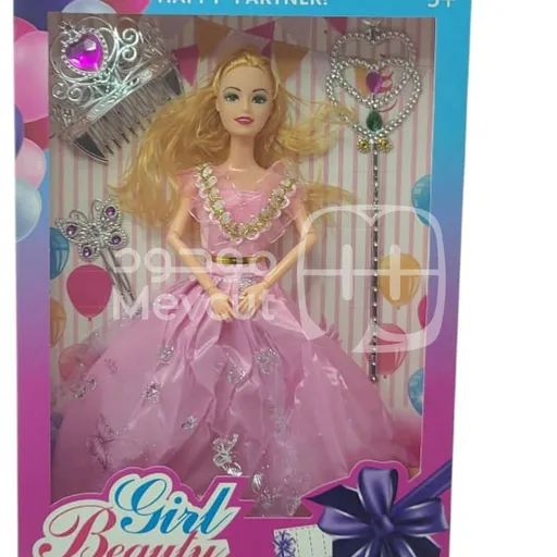 دمية تلبيس للبنات مزودة بإكسسوارات متعددة لتشجيع الأطفال على الإبداع والخيال