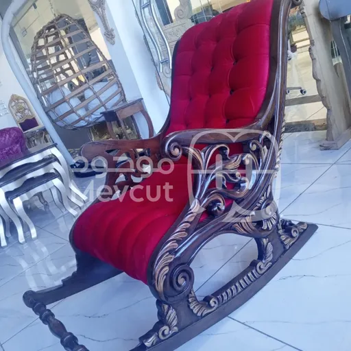 كرسي هزاز كلاسيكي زان بلمسة أنيقة