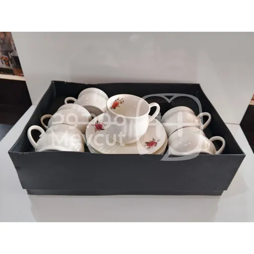 طقم فناجين قهوة كلاسيكي أنيق مصنوع من البورسلان الأبيض عالي الجودة