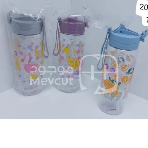 عبوة ماء بلاستيكية شفافة مزينة برسومات فواكه