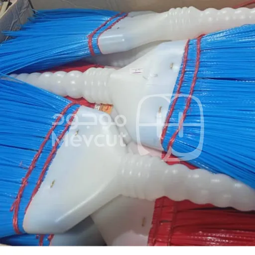 مكنسة يدوية بلاستيكية