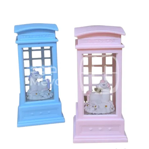 مجسم ديكوري على شكل كابينة هاتف تقليدية