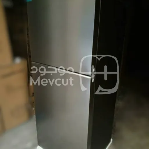 براد سامسونج (Samsung) بتصميم بابين علوي وسفلي