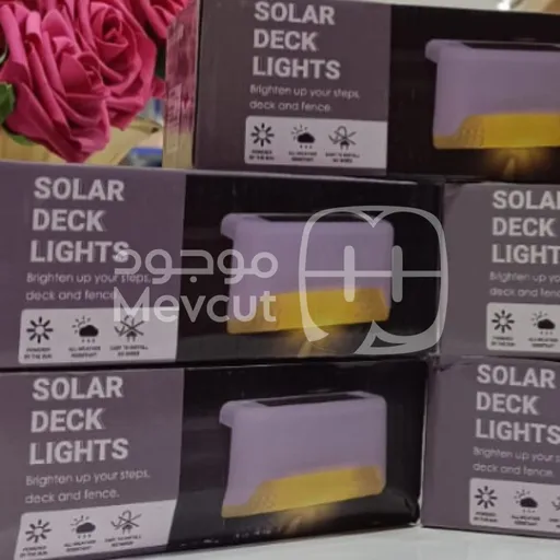 مصابيح الإضاءة السطحية بالطاقة الشمسية (Solar Deck Lights)