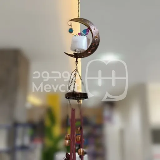 تصميم هلال القمر معلق في الأعلى