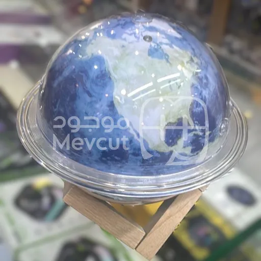 مجسم كرة أرضية عائم