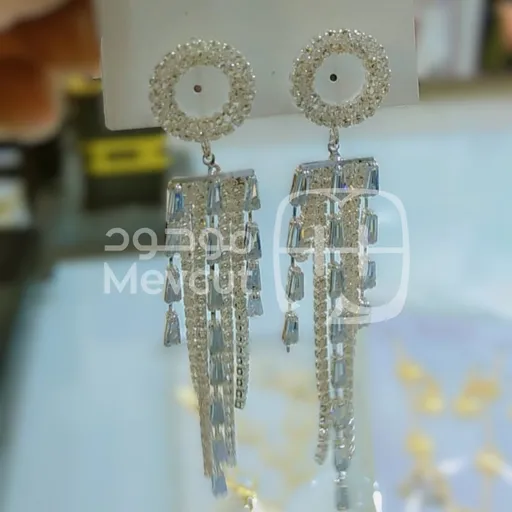 حلق كوري طويل متدلي (شرابة)