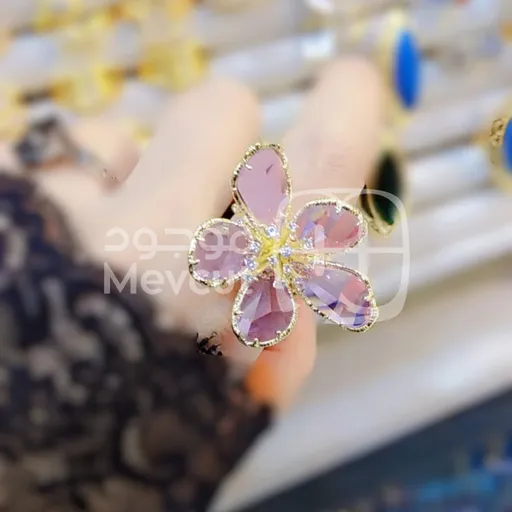 خاتم كبير الحجم ذو تصميم زهري